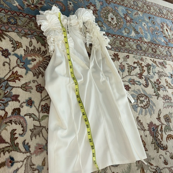 NWT Robbi & Nikki size small ivory ruffle top - Picture 7 of 7